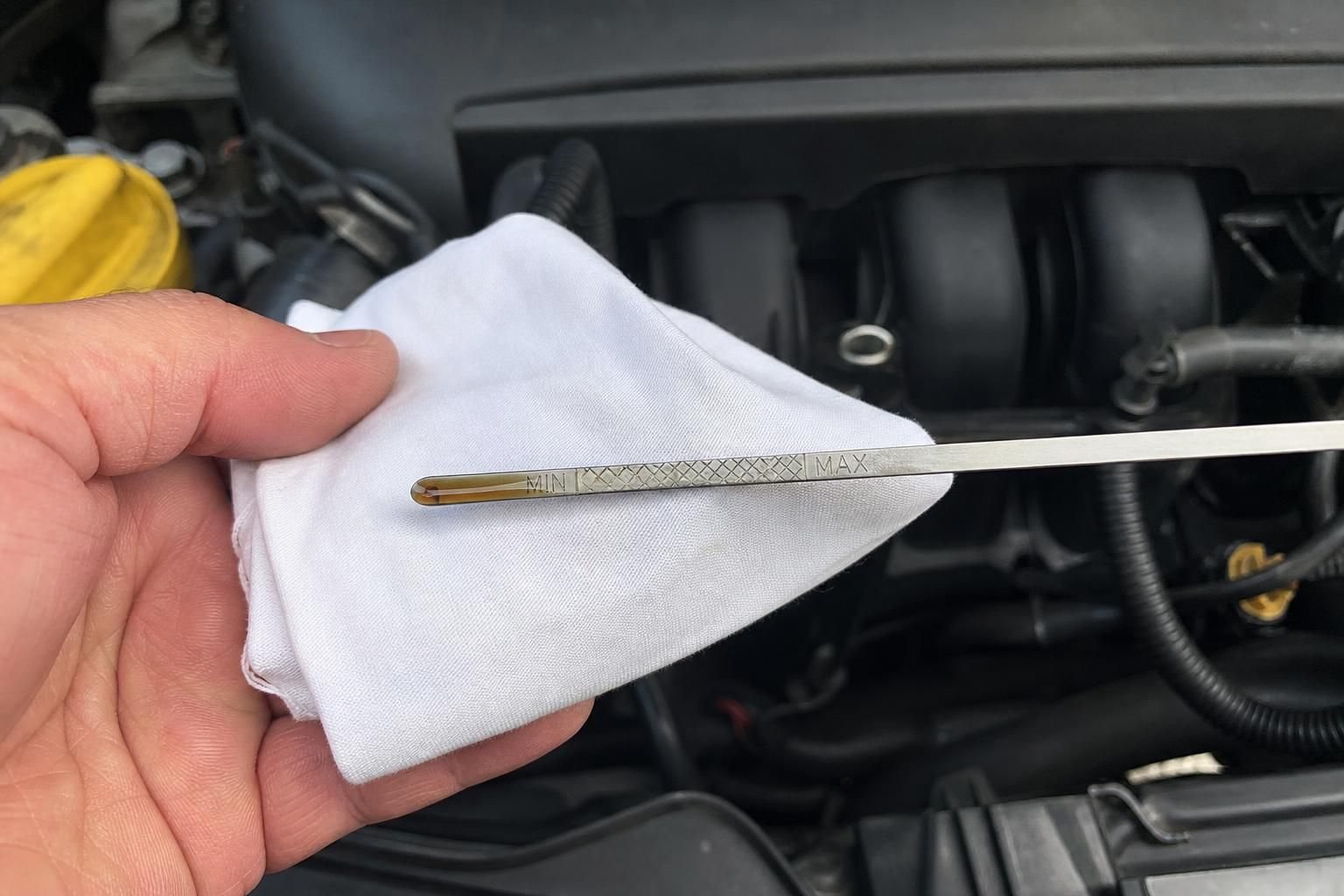 découvrez comment vérifier et faire le plein des niveaux essentiels de votre renault clio 3 pour assurer son bon fonctionnement et prolonger sa durée de vie.